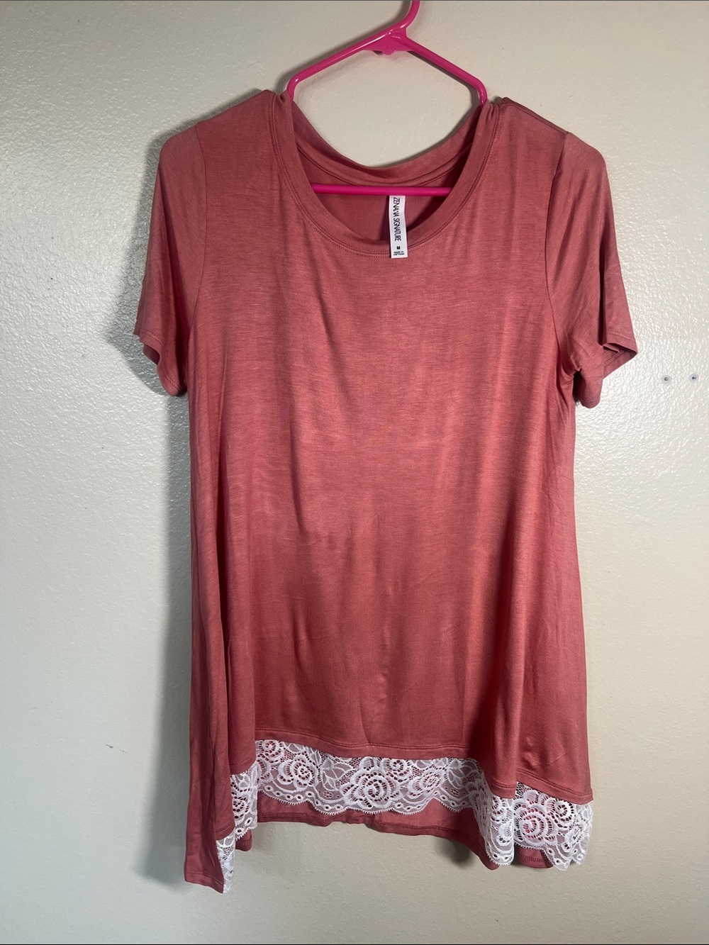 Mauve Rose Short Sleeve Tee with White Lace Trim